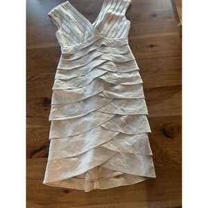 ADRIANNA PAPELL LADIES BEAUTIFUL CASCADING LAYERED  SHEATH DRESS - SIZE 4